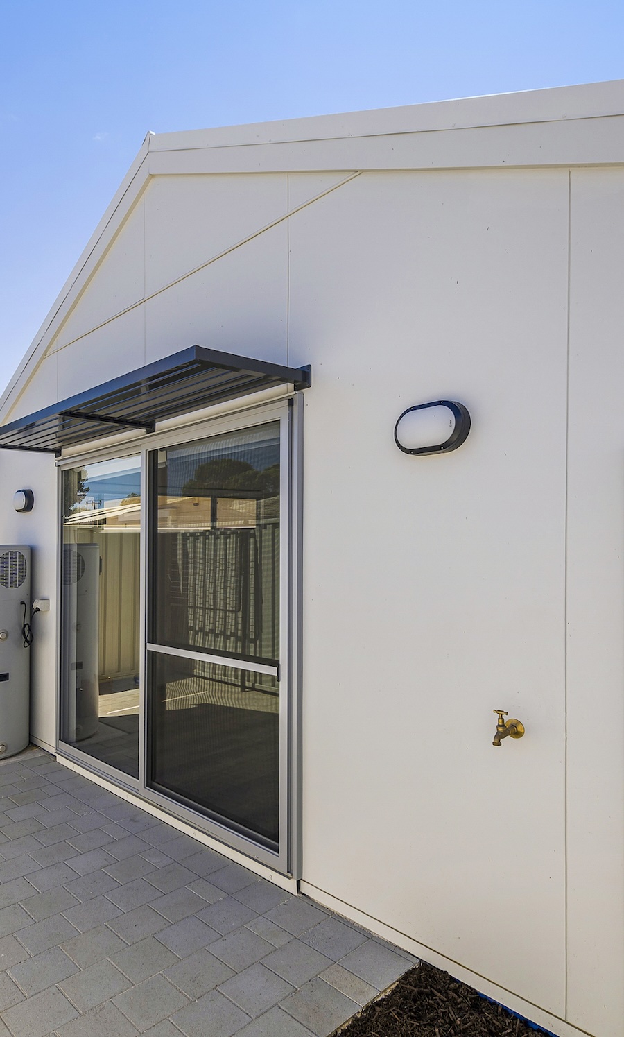 Metrostrata house granny flat ancillary dwelling perth builders developers exterior white